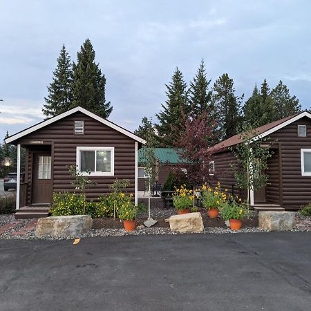 9 Bar W Cabins เวสต์เยลโลว์สโตน ภายนอก รูปภาพ