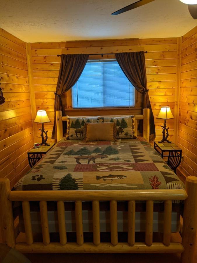 9 Bar W Cabins เวสต์เยลโลว์สโตน ภายนอก รูปภาพ